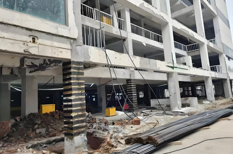 建筑加固進行拆除、改造工作
